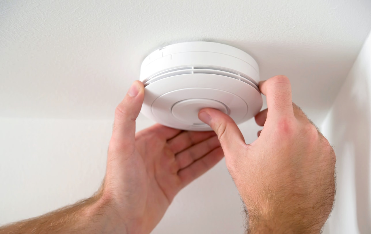 Smoke detector installation on ceiling